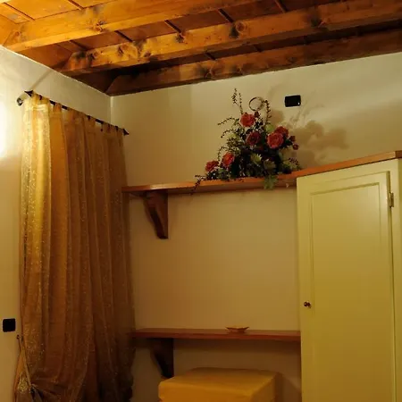 Bed and Breakfast Alla Dimora Lucense Λούκα